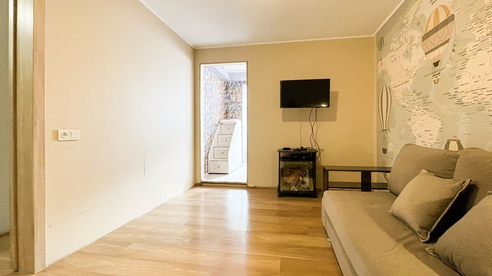 Нестерова 70