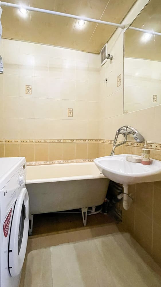 Нестерова 70